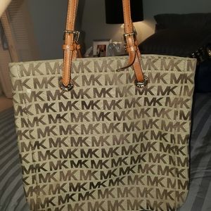 Michael kors jet set signature logo tote